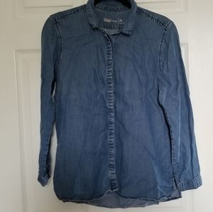 GAP covered button chambray blouse
